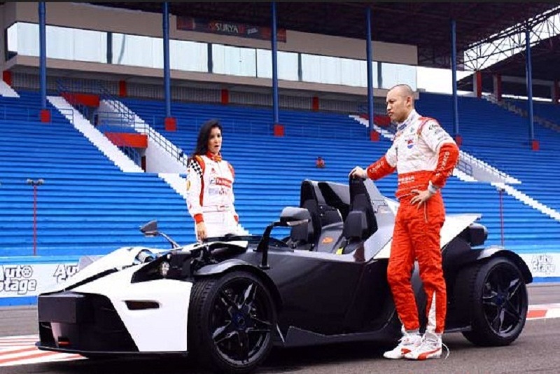 4 Artis Cantik Yang Di Gaet Pembalap