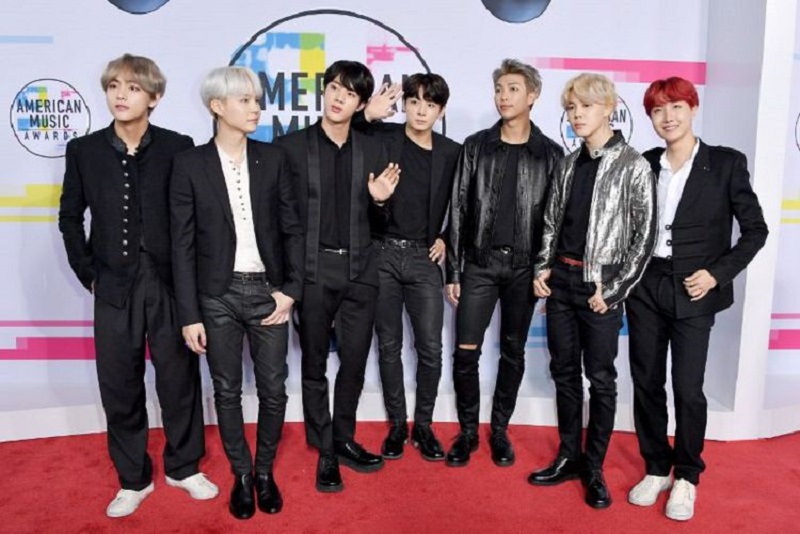 BTS Perform di American Music Awards 2017