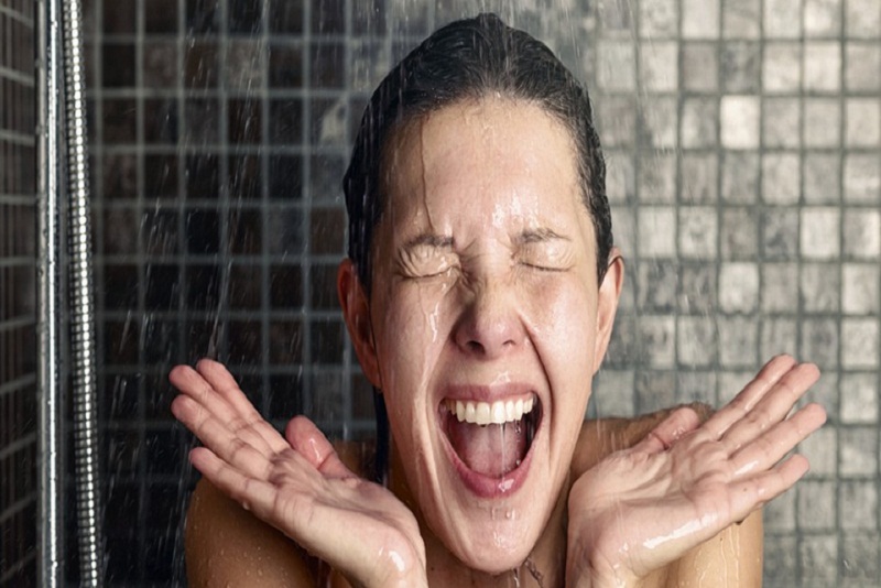 Kamu Nggak  ingin Pikun Muda Khan ? Coba deh Mandi Pagi