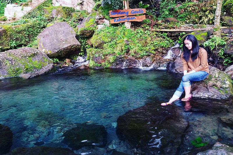 Sendang Geulis Kahuripan, Kolam Sejuk Di Tengah Hutan Dan Perbukitan