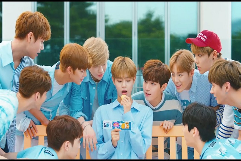 Member Wanna One Terlihat Membawa Rokok dalam Fotonya