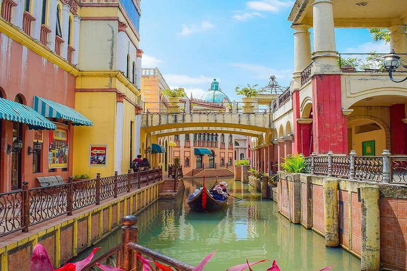 Nuansa Romantis Di Little Venice