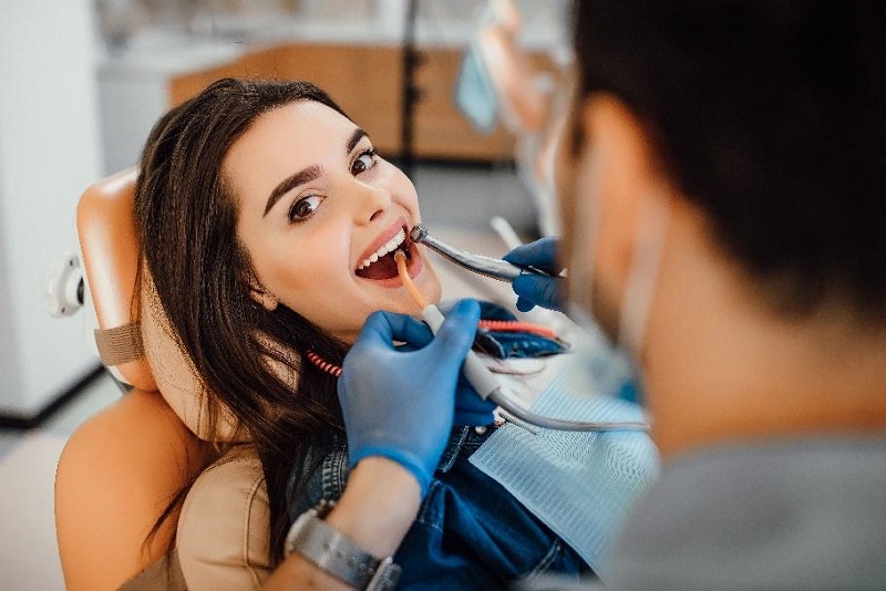 Ini Alasannya Mengapa Harus Rutin Periksa  Gigi ke Klinik Gigi 