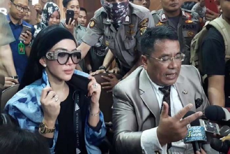 Syahrini Berencana Memberangkatkan Korban First Travel, Syahrini : "Doakan Rezeki saya lebih dari 20 Orang"