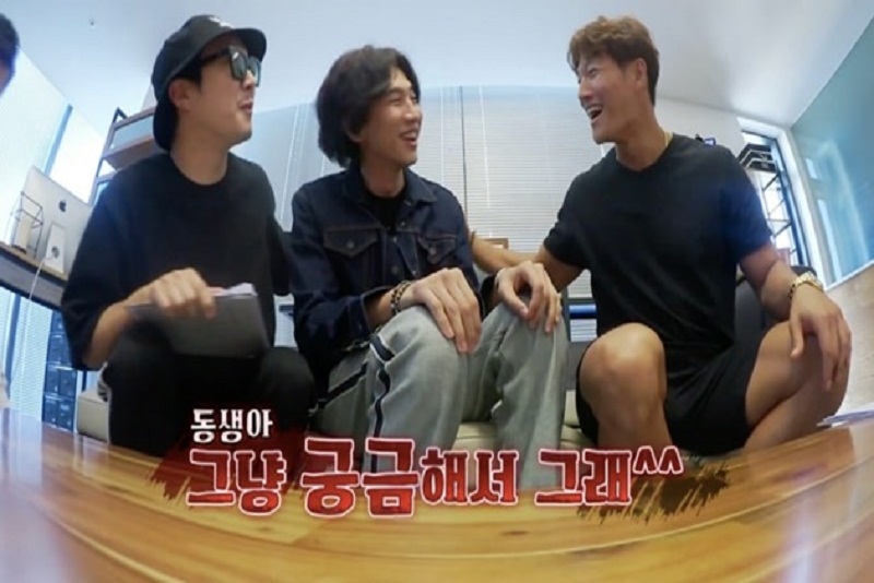 Direkap Secara Sembunyi Aktivitasnya Selama 6 Bulan Lee Kwang Soo Emosi