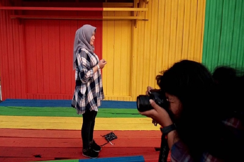 Ini Hal Unik yang Menarik Hati Wisatawan. Kampung Pelangi