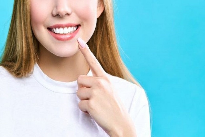 Tips Memutihkan Gigi Secara Alami dan Medis
