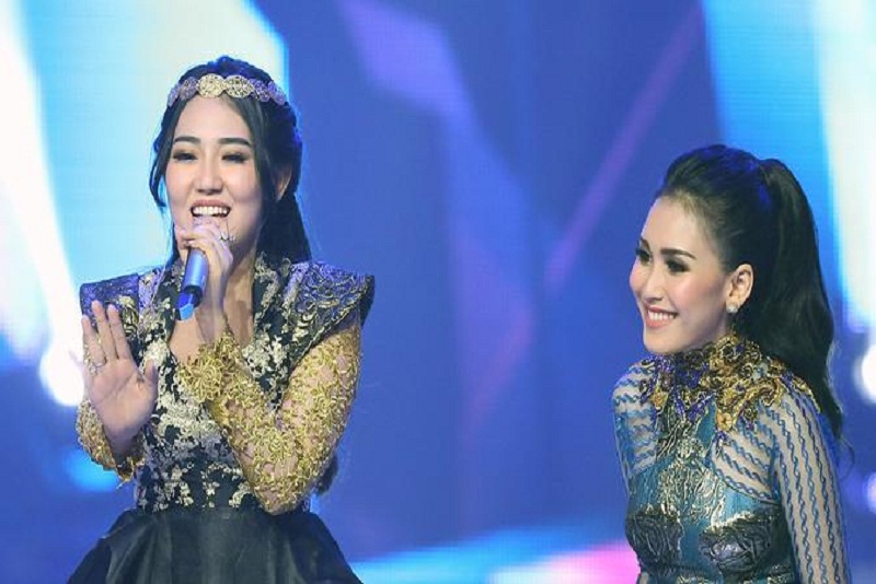 Ayu Ting Ting Vs Via Vallen