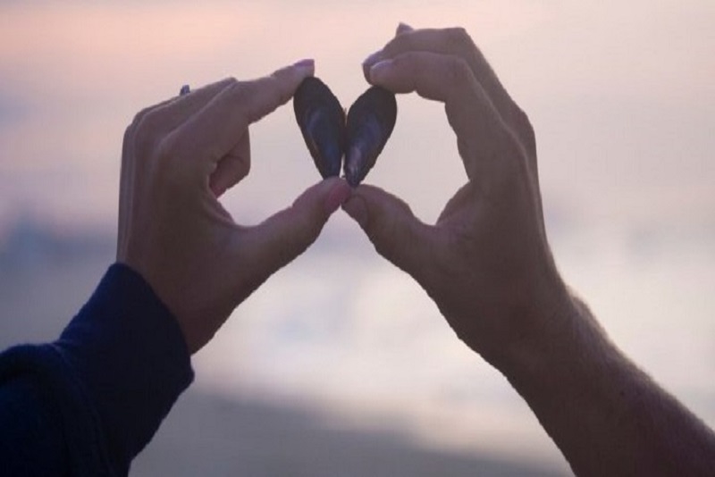 Alasan Kenapa "First Love" Sangat Sulit Dilupakan