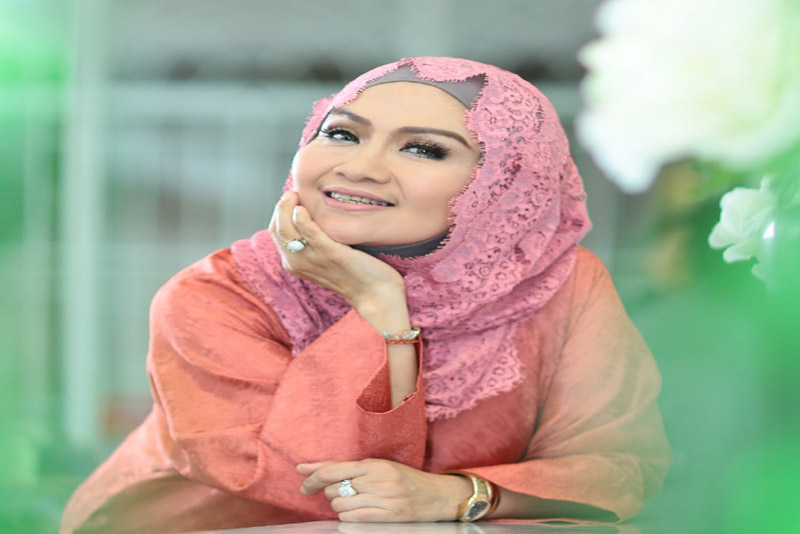 Lulu Zakaria Tampil Prima Berkat Rutin Olahraga Lolo Fit