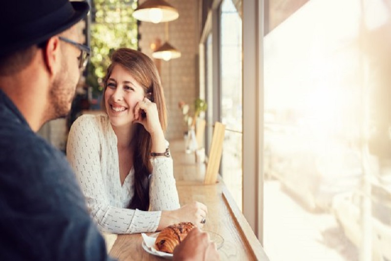 Tanda Dia Nggak Tertarik Berkencan Denganmu