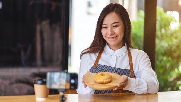 Panduan Menjadi Food Blogger Sukses: Tips dan Trik untuk Pemula