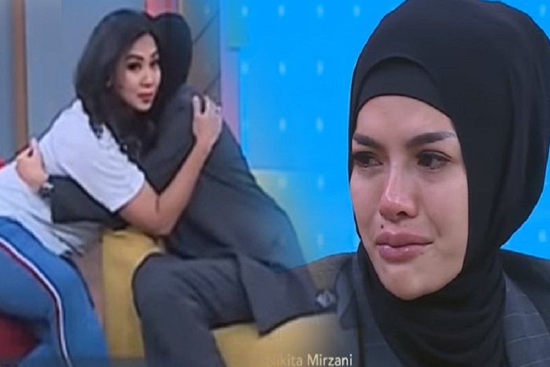 Pelukan Feni Rose dan Isak Tangis Nikita, Menjawab Kebungkaman Nikita Soal Perceraian