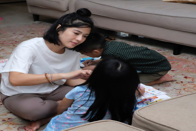 Ajarkan Komunikasi dan Sosialisasi Sejak Usia Dini Tantrum pun Menjauh