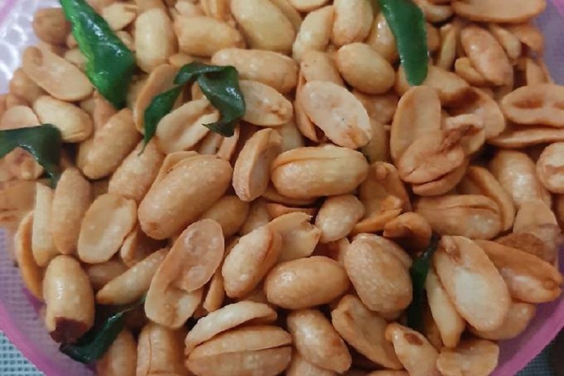 Resep Kacang Goreng Daun Jeruk Renyah