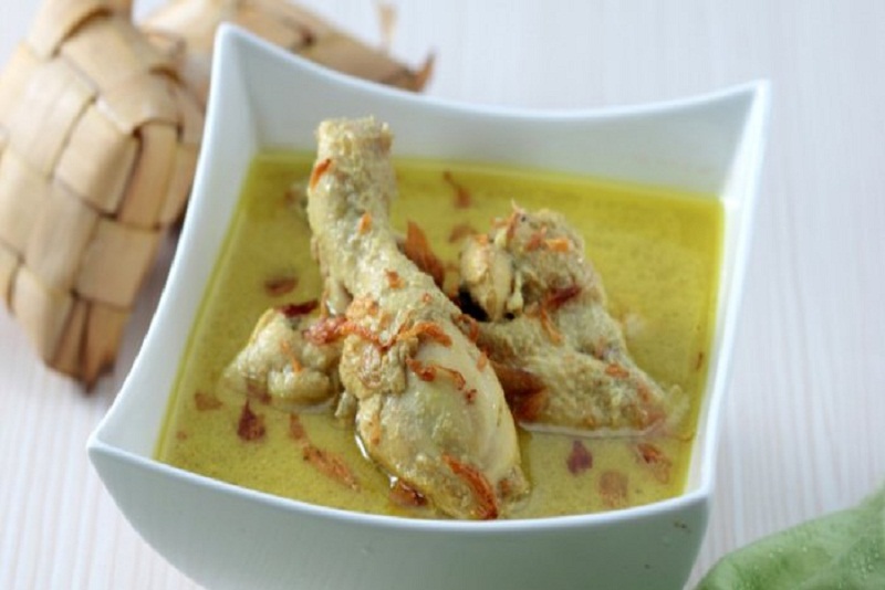 Makna Filosofi Hidangan Opor Ayam Bersama Ketupat di Hari Lebaran