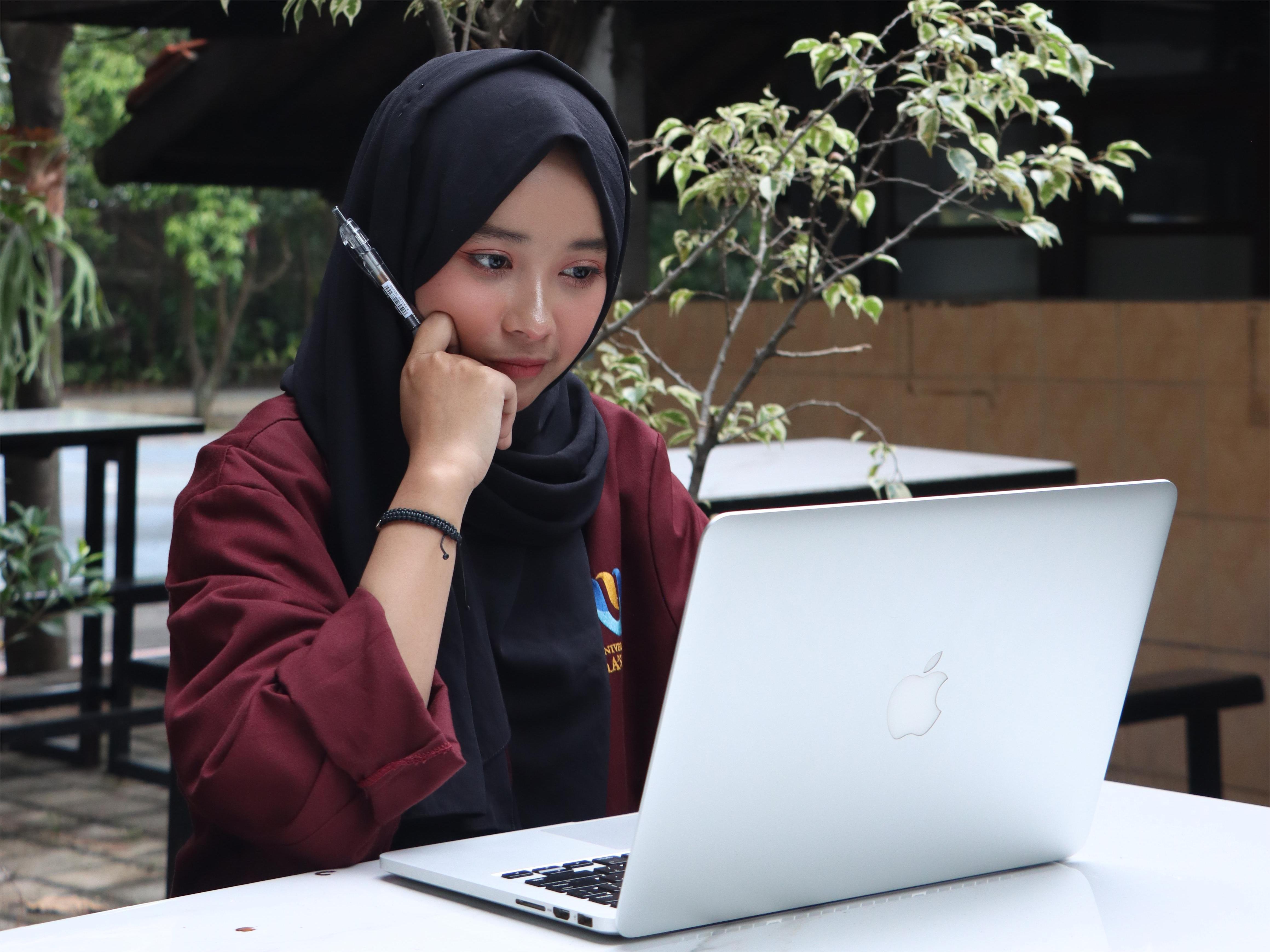 Tidak Mau Kuliah Karena Merasa Tidak Perlu? Cek Risiko yang Harus Dihadapi