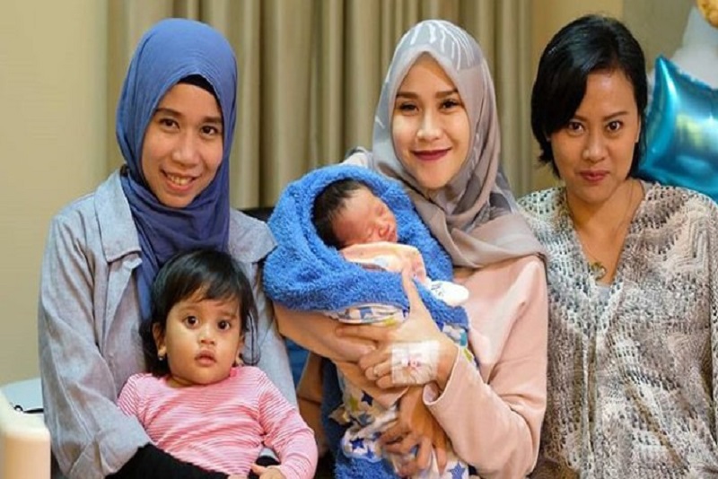 Mantan Istri Hanung Bramantyo, Yanesthi Hardini disebut Mirip Sarah Sechan