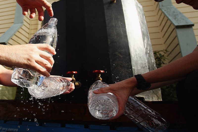 Awas! Malas Mencuci Botol Minum Bisa Sebabkan Penyakit Loh