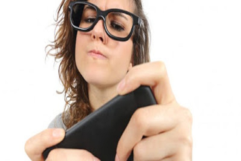 Banting Handphone Gara-Gara Game Online