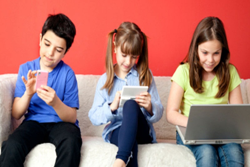 Sibuknya Anak Zaman Sekarang