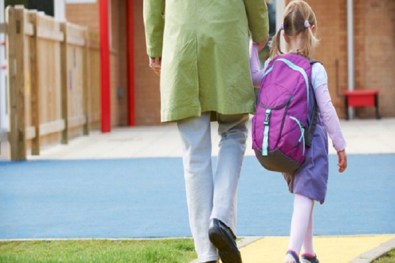 Sudahkah Mengantar Anak di Hari Pertama ke Sekolah?