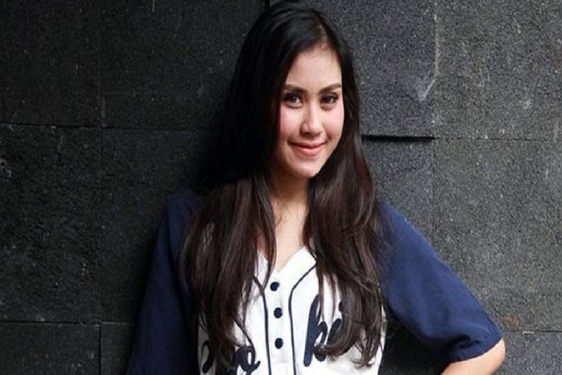 Jelang Hari Pernikahan, Artis Cantik Syahnaz Sadiqah Gelar Acara Pengajian
