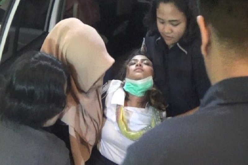 Vanessa Angel Pingsan saat Menjalani Pemeriksaan