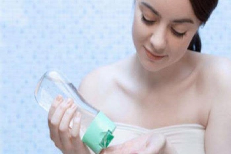 Kegunaan Baby Oil bagi Kecantikan Kulit