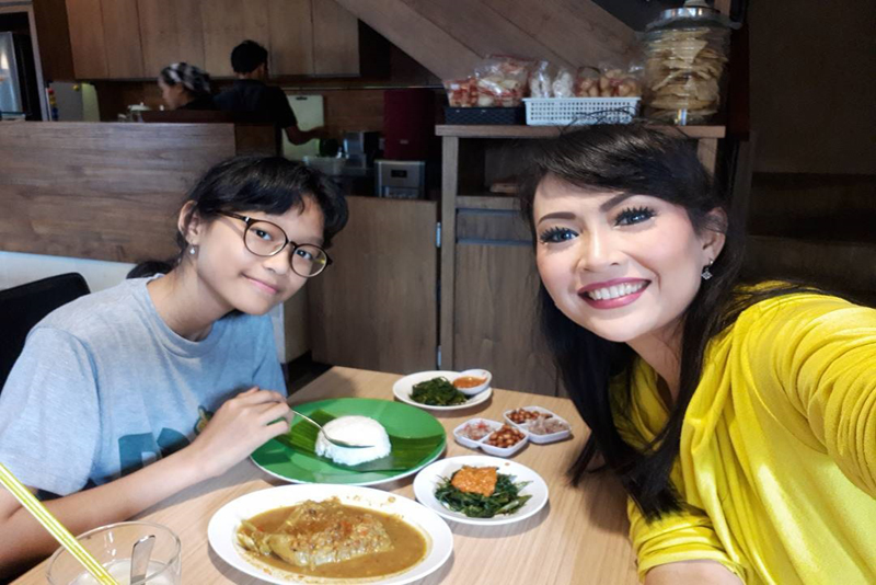 Ratna Listy Cegah Hepatitis dengan Jaga Asupan Makan