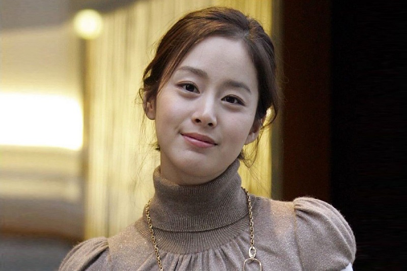Tampil Perdana di Acara Publik Setelah Melahirkan, Kim Tae Hee Curi Perhatian