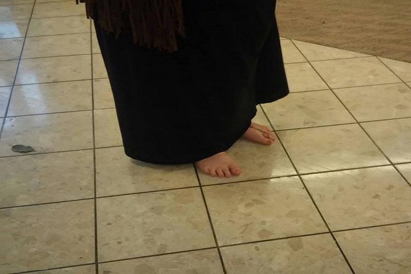 Wanita Georgia ini Memilih untuk Tidak Menggunakan Alas Kaki Selama 3 Tahun Terakhir, Kenapa Ya?