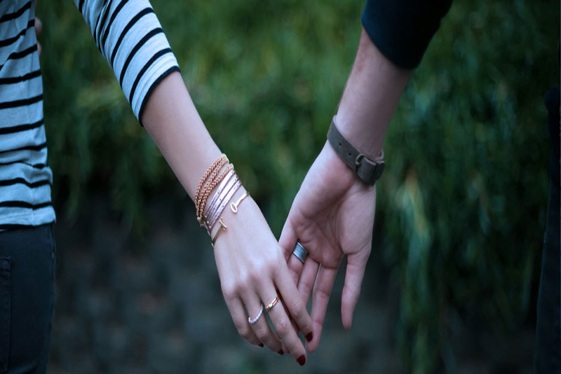 Jatuh Cinta Pada Sahabat Bukan Hal Tabu, Ini Tipsnya!