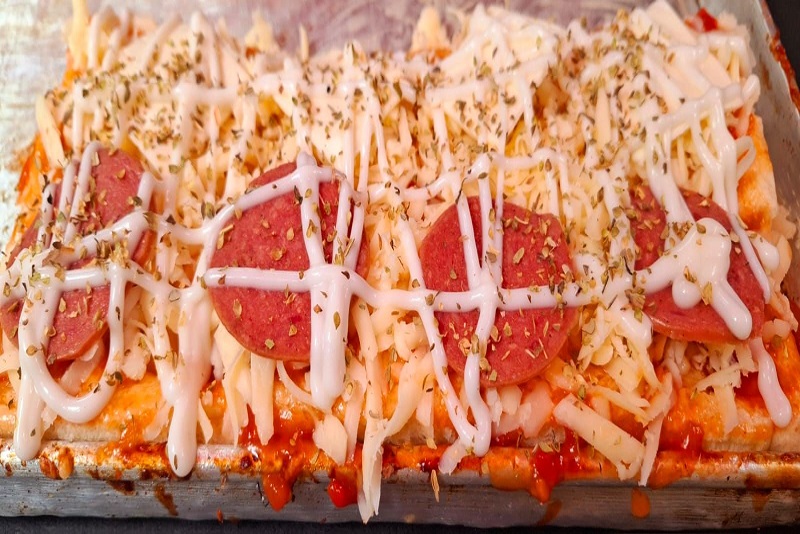 Resep Pizza Panjang yang Praktis dan Bisa Dicoba di Rumah