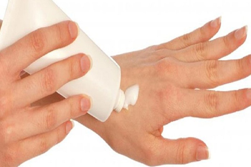 Simak Di Sini Cara Memilih Body Lotion untuk Kulit Kering